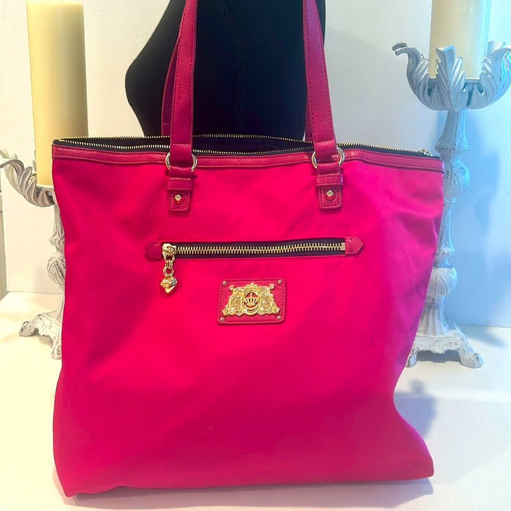 Bright fuchsia and gold Juicy Couture shoulder bag. In fabulous condition